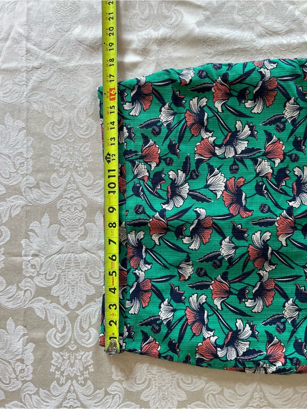 J Crew Floral Green pencil skirt. Hidden zipper small back slit size 8 EUC - Picture 5 of 6